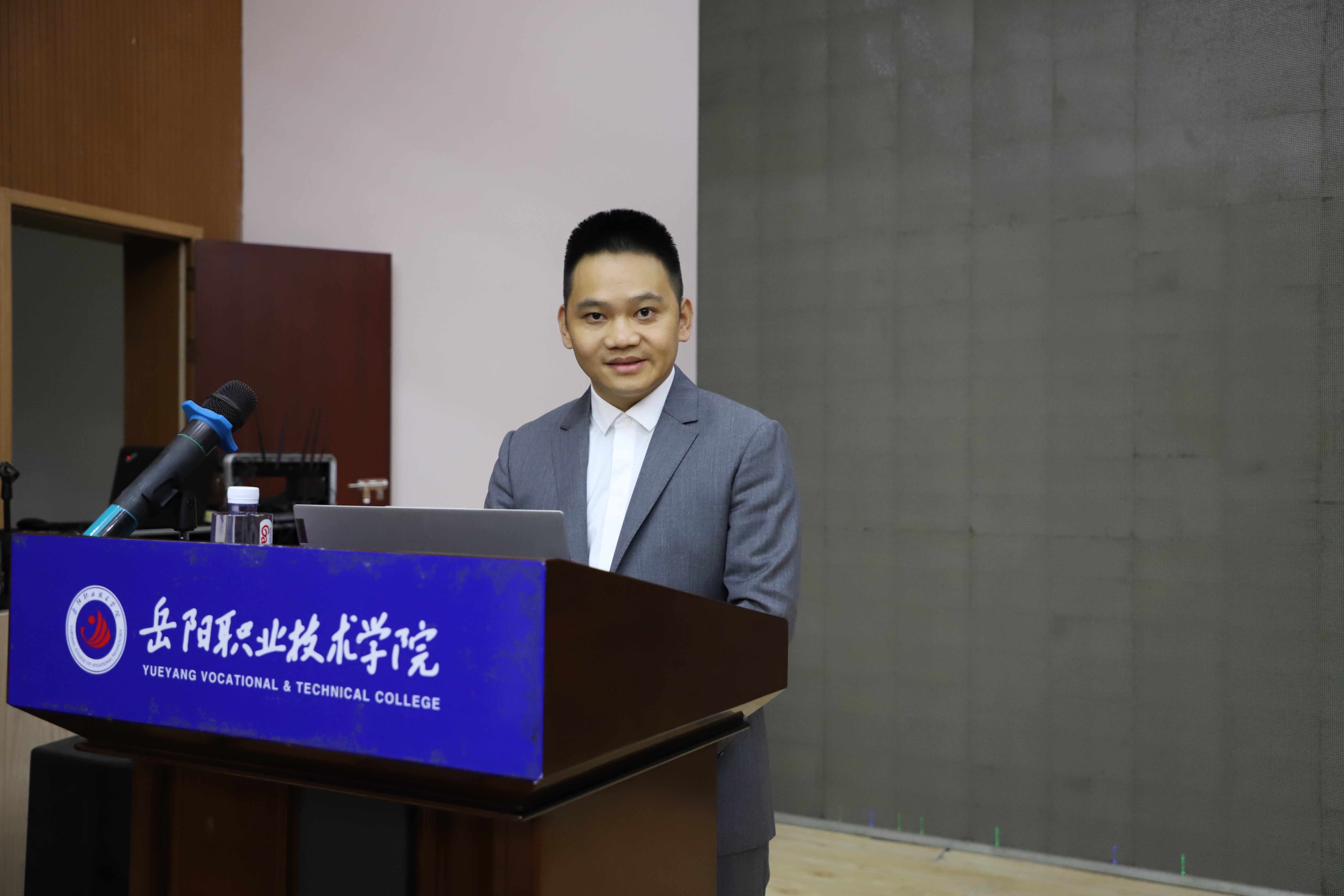 鑫佑鑫公司董事長金海波回母校講座 助力學(xué)弟學(xué)妹就業(yè)創(chuàng)業(yè)